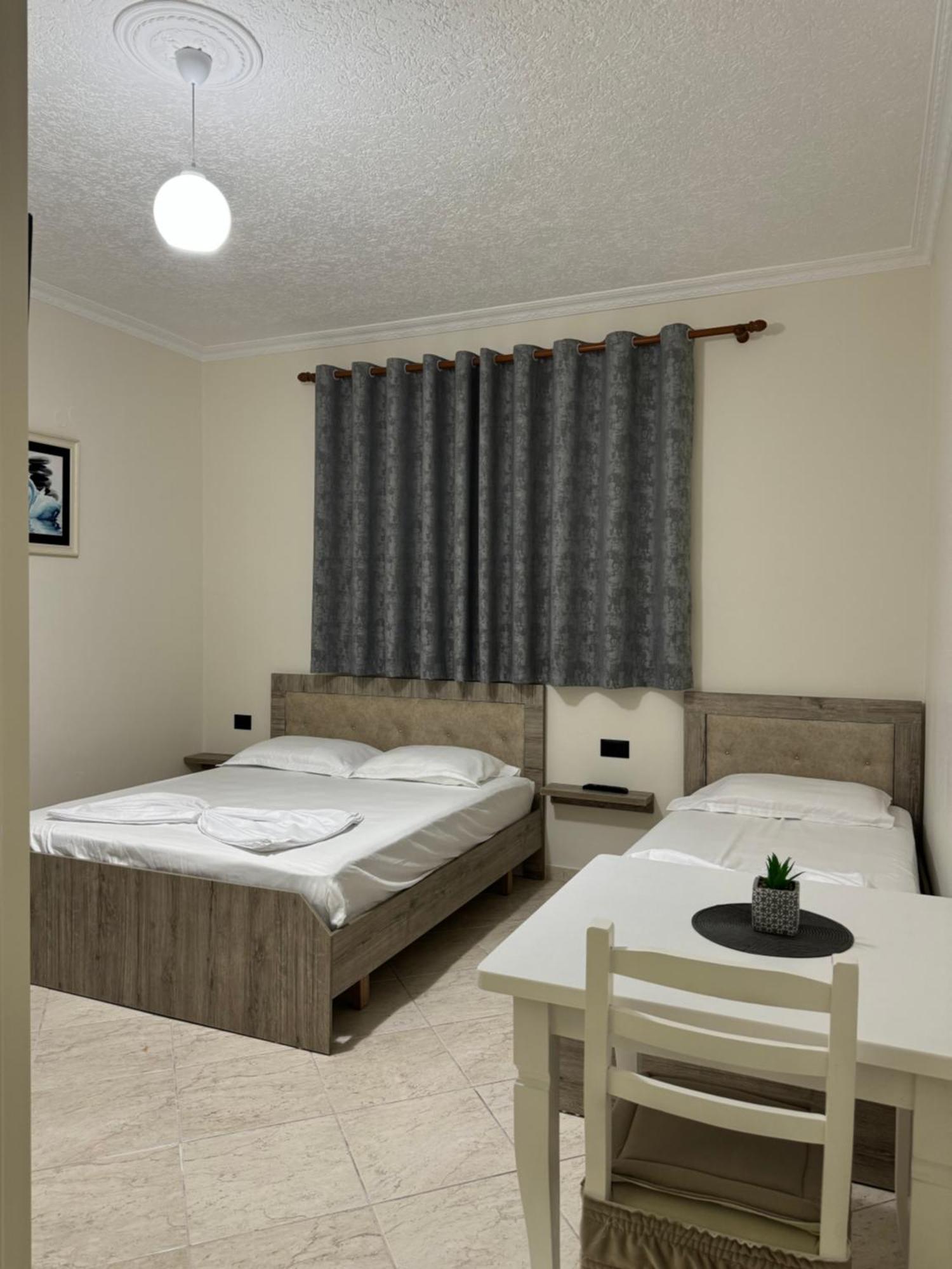 Vila Eljus Durres Exterior photo