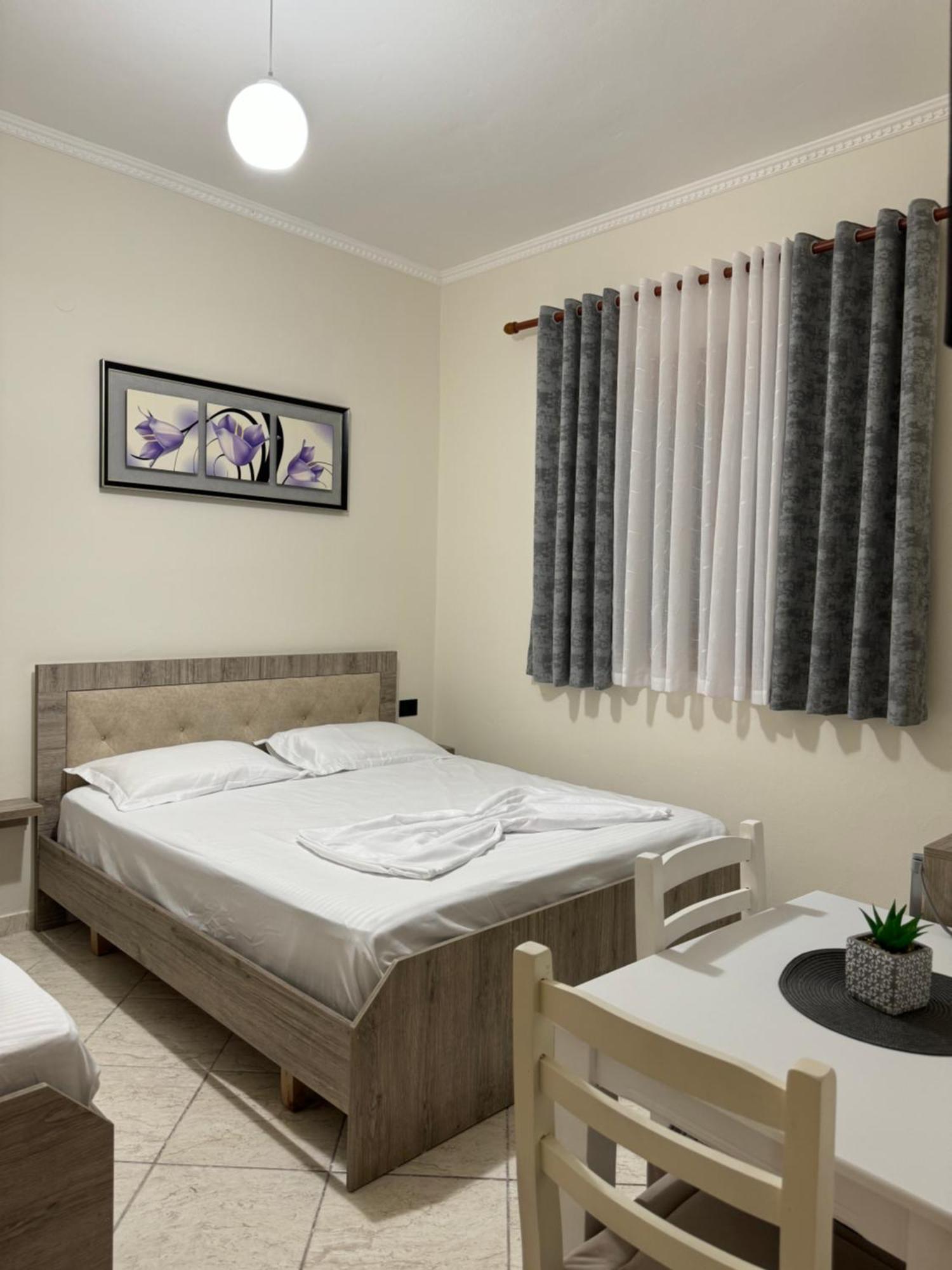 Vila Eljus Durres Exterior photo