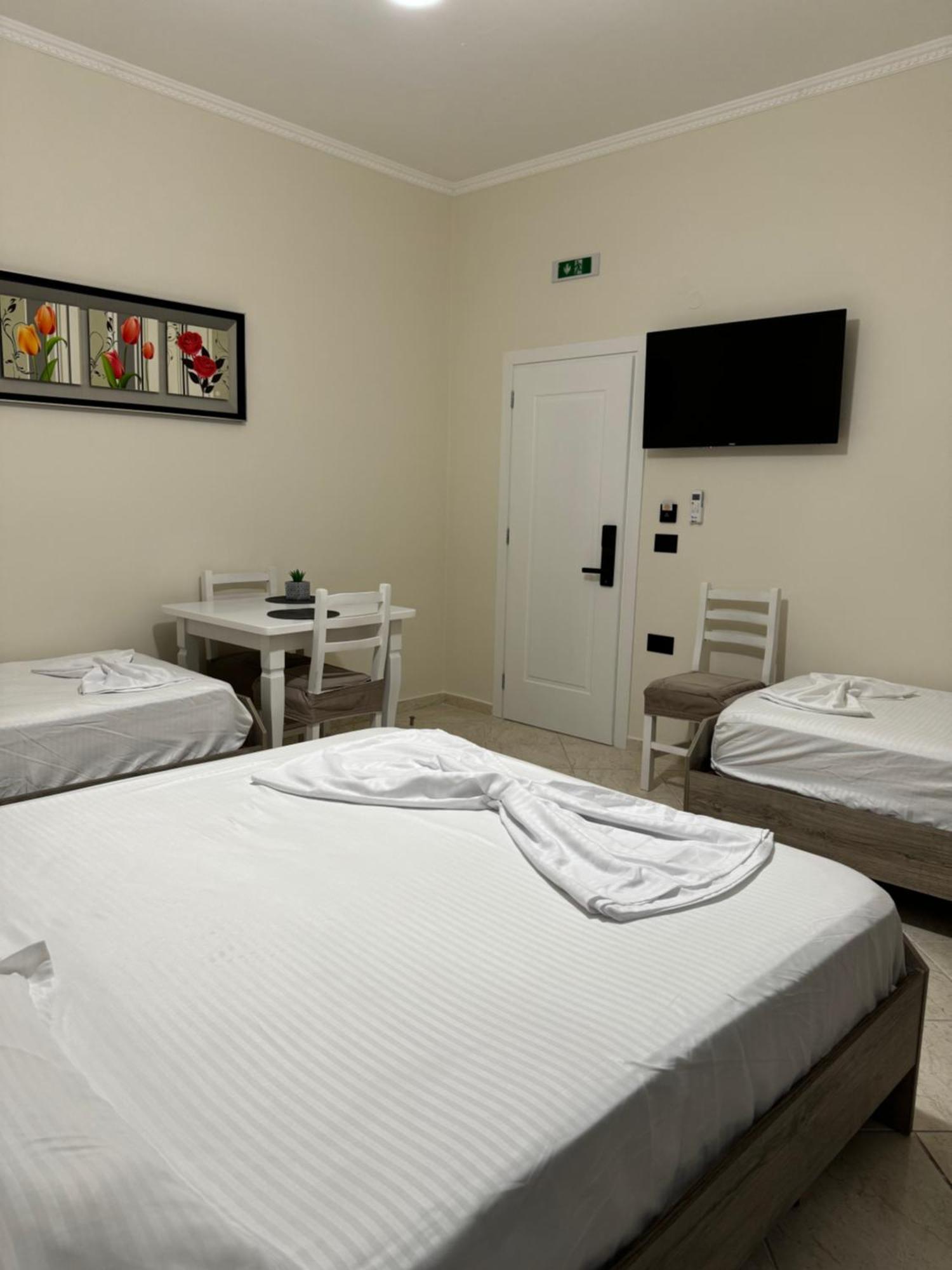 Vila Eljus Durres Exterior photo