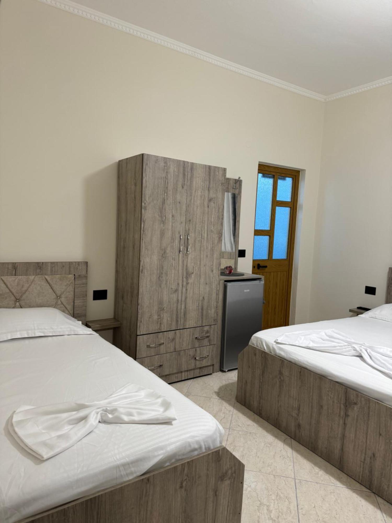 Vila Eljus Durres Exterior photo